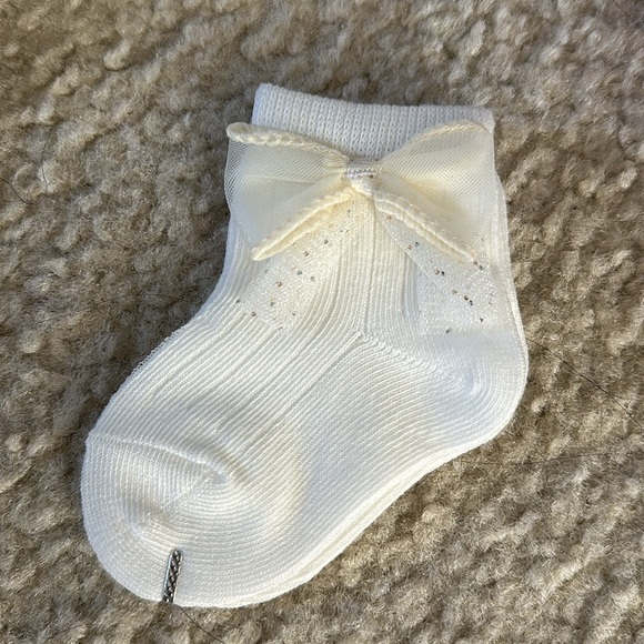Two pairs of baby socks, NWT - Picture 3 of 4